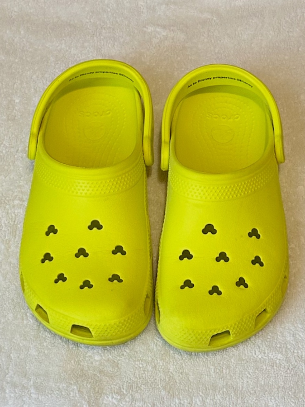 Crocs Disney Classic Clogs Neon Yellow Lime M6 W8